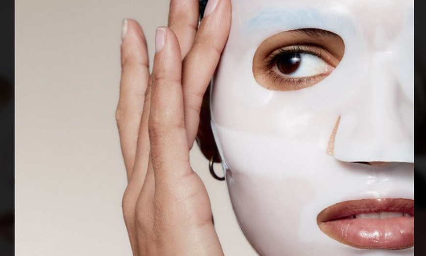 Image 3: Anti-aging Ritual:1 or 3 Collagen Mask Sessions and Exfoliating Facial