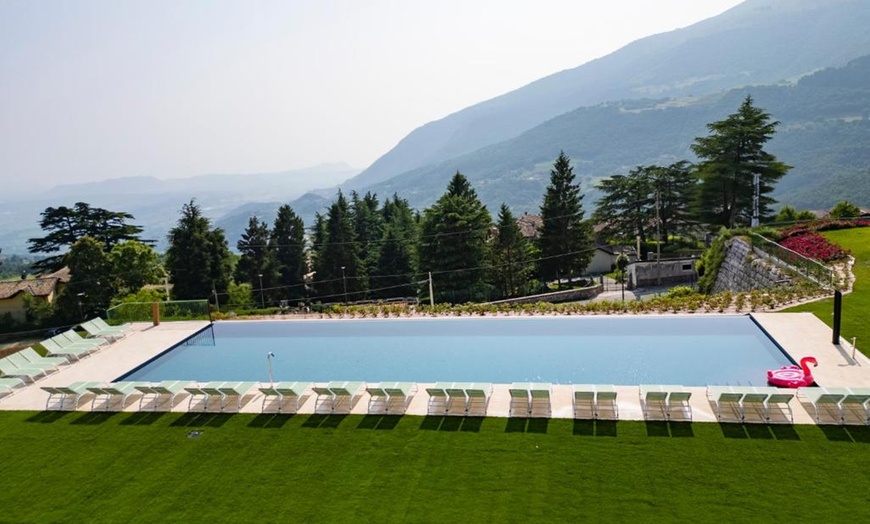 Image 3: Spiazzi: camera matrimoniale Standard con colazione e mezza pensione