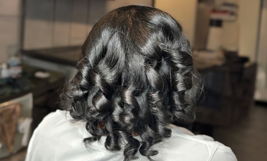 Image 1: Wash & Revive, Ultimate Undo Experience, Undo & Silk Press, and More