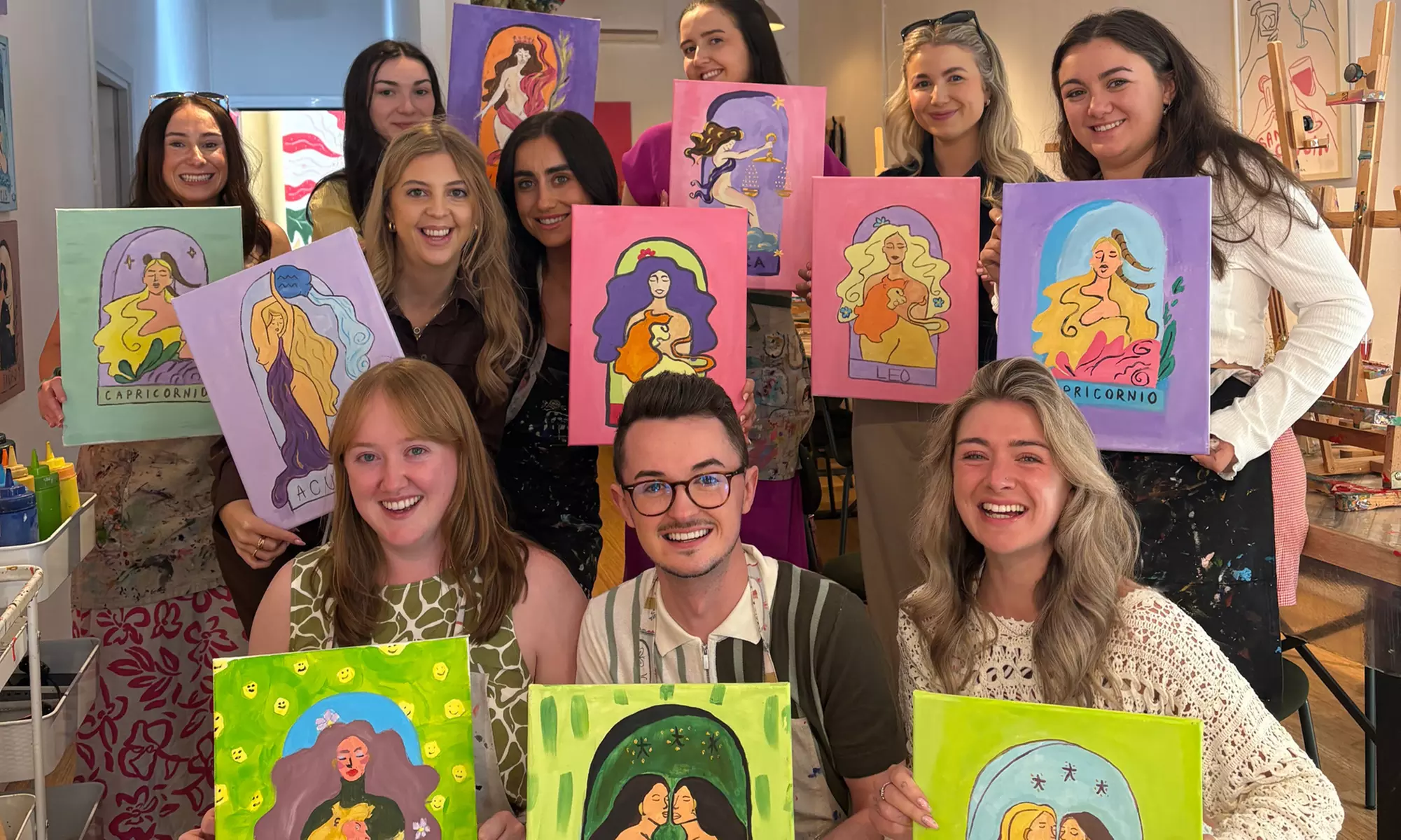 Experiencia creativa o premium “Pinta un cuadro”  con snacks y bebida