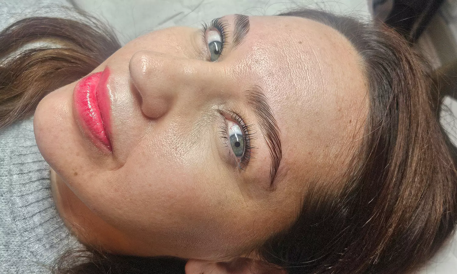 Lifting y tinte de pestañas o cejas con diseño y depilación