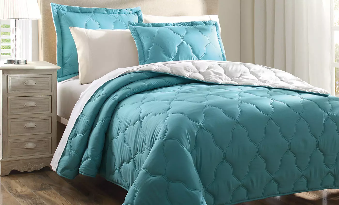 7-Piece Reversible Quilted Coverlet Set - Image 4