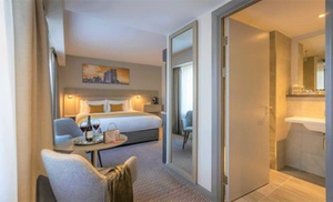 Newcastle: 4* Deluxe Room Stay with Wine