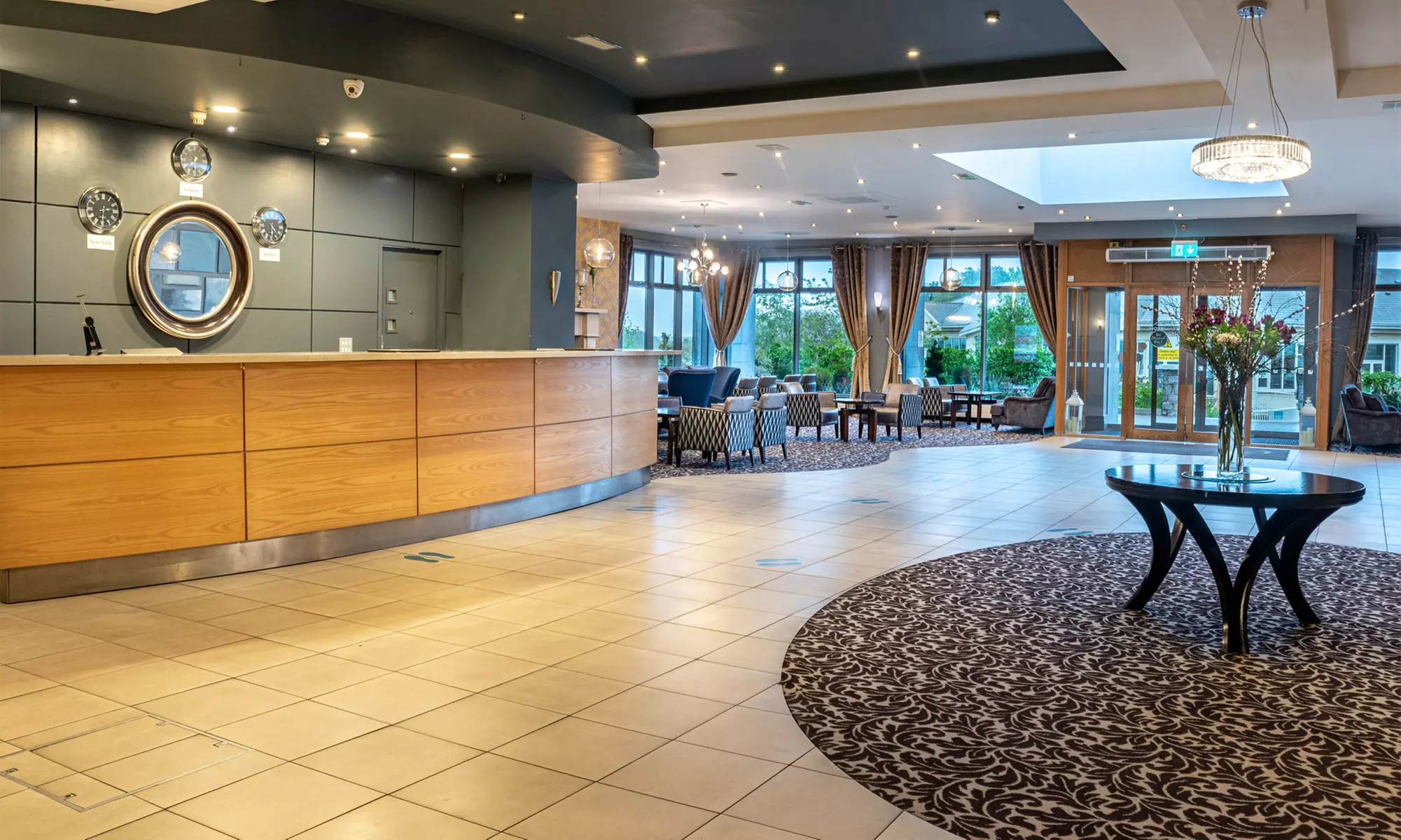 Wicklow: 1-2 Nights with Breakfast, Drink of Choice, Chocolates