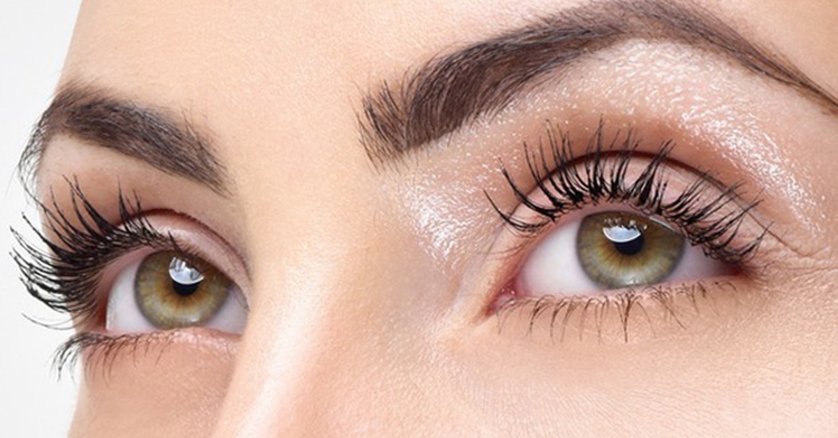 Lifting y tinte de pestañas con opción de diseño y depilación de cejas en Barcelona