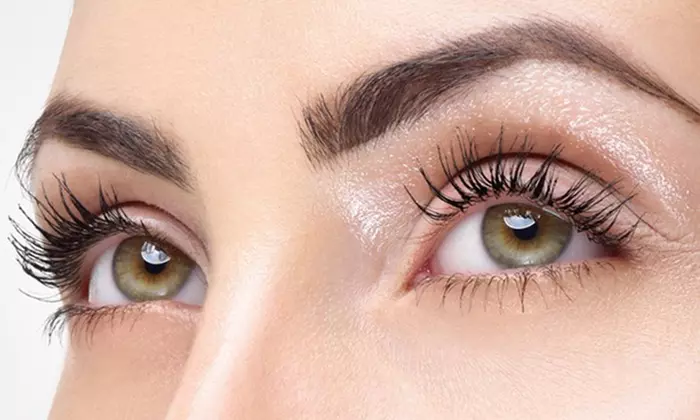 Lifting y tinte de pestañas con opción a diseño y depilación de cejas