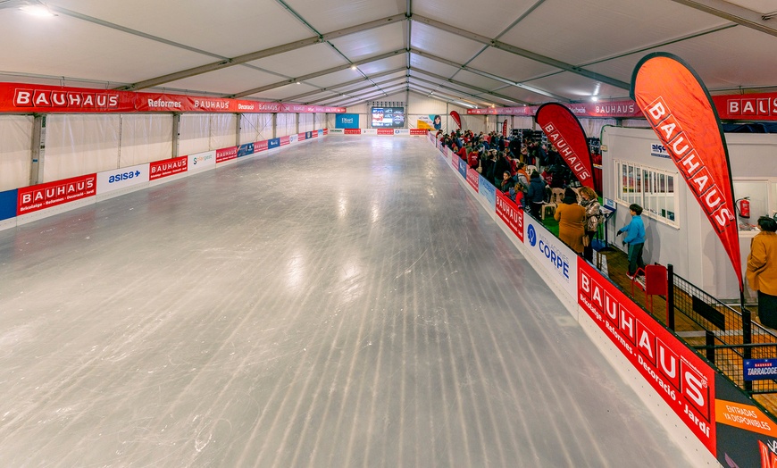 Image 4: Acceso a pista de hielo con patines durante 45 minutos para 1 persona