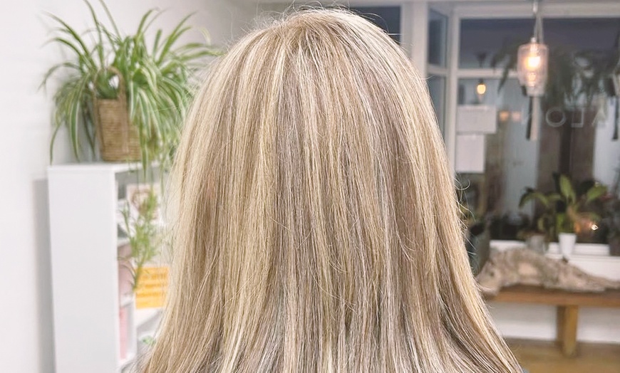 Image 11: Up to 25% Off on Salon - Haircut at GeoGlam