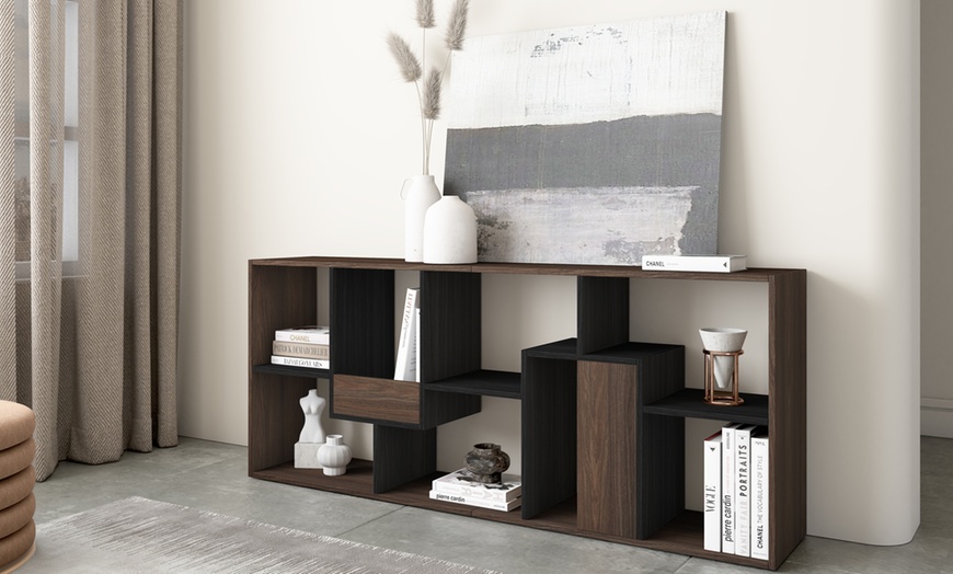 Image 54: Speels vormgegeven boekenkast