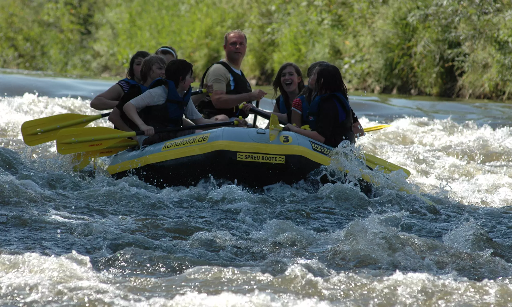 Spaß & Action auf der Rur: 2 Std. Rur-Rafting für bis zu 10 Personen