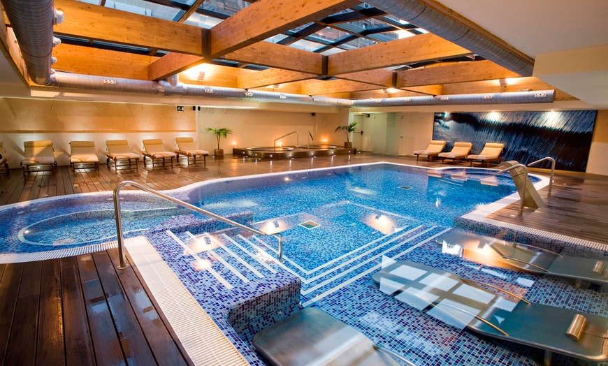 Image 6: Barcelone : chambre double avec petit-déjeuner et accès spa