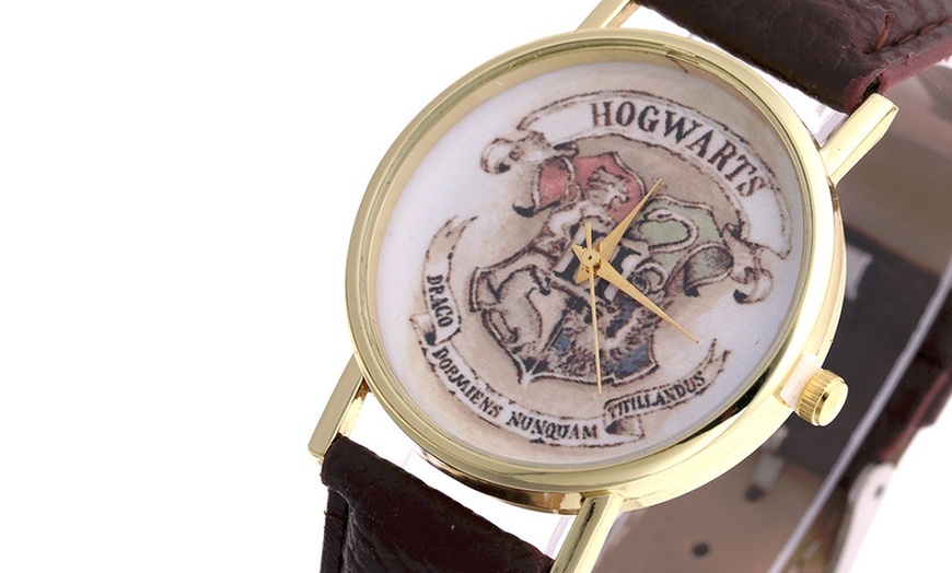 Image 4: Hogwarts Magic School Watch