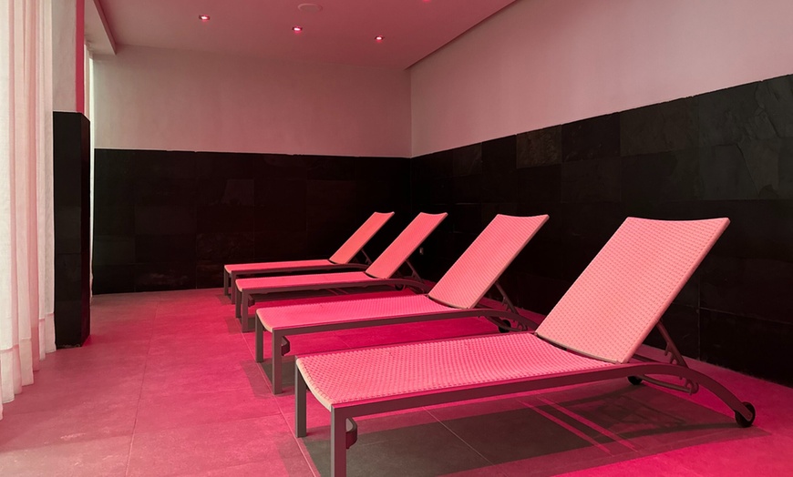 Image 8: Peeling facial con sauna, aguas termales y tratamientos faciales 