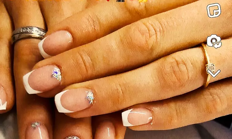 Vernis semi-permanent sur mains et/ou pieds, option beauté des mains