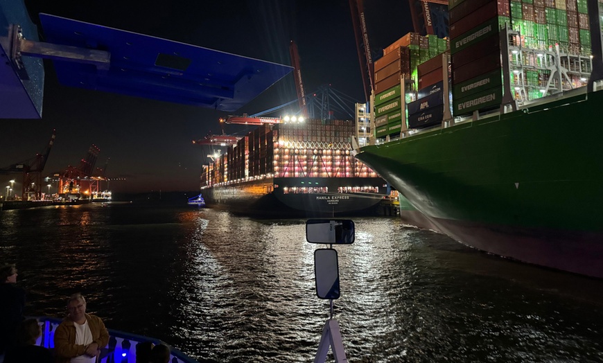 Image 3: Lichterfahrt – 1 Stunde durch den abendlichen Hamburger Hafen 