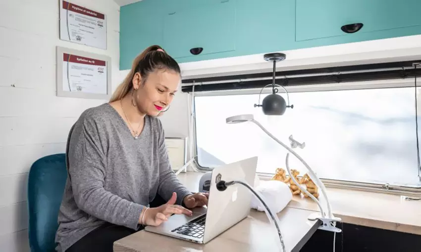 Jusqu'à 52% de remise sur Manucure-pédicure chez Les Beautés de Savannah