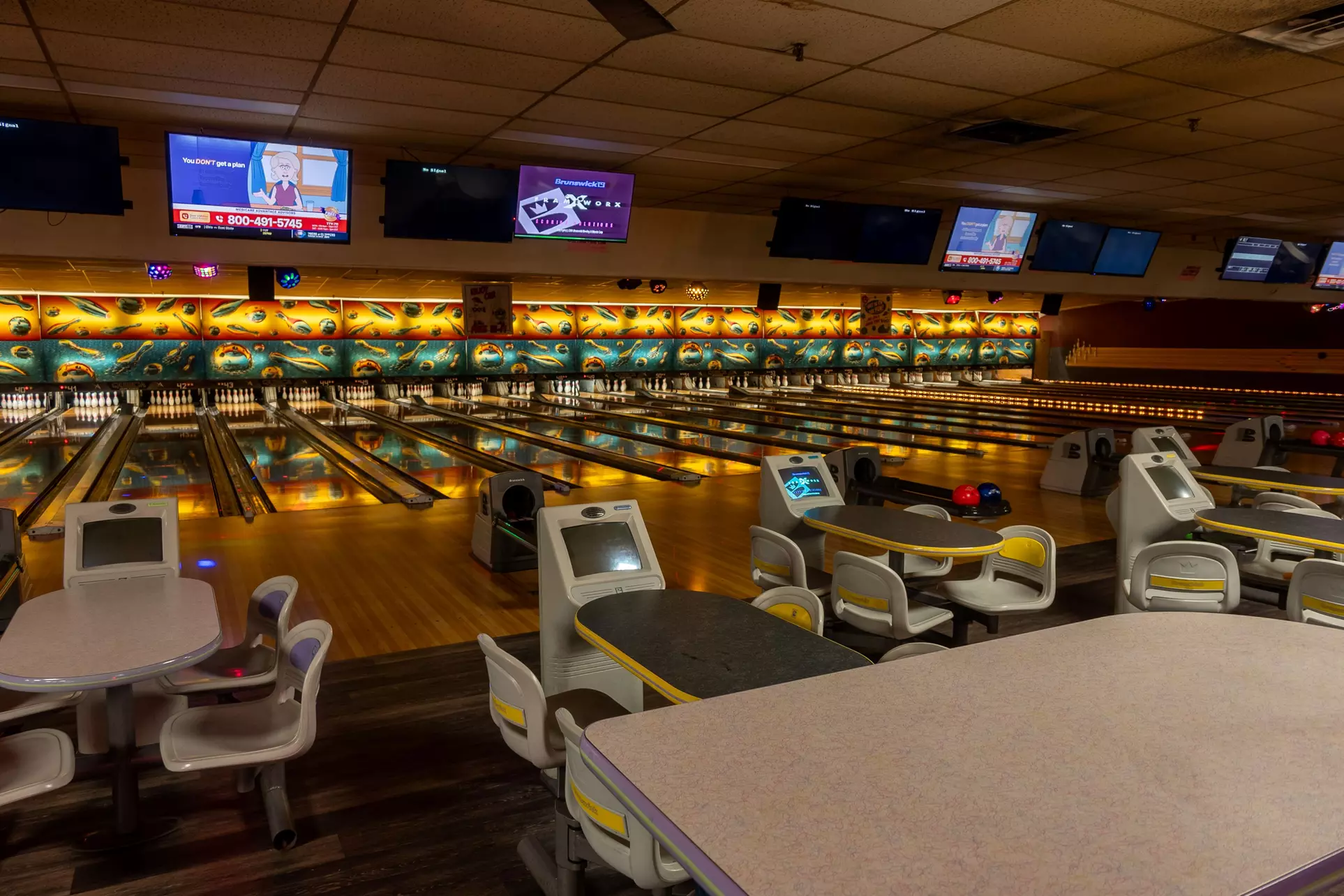 Strike Down All Pins w/ 90-Min Unlimited Bowling for Up to 5 People