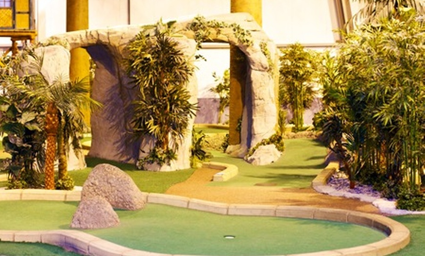 Image 4: Adventure Golf