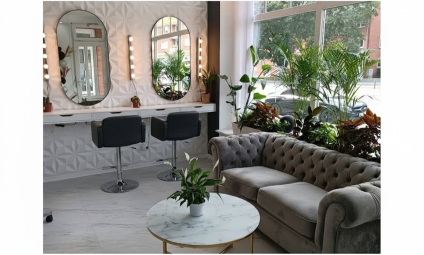 Image 2: Beauty-Paket mit Microneedling & Gesichtsreinigung für 1 Person