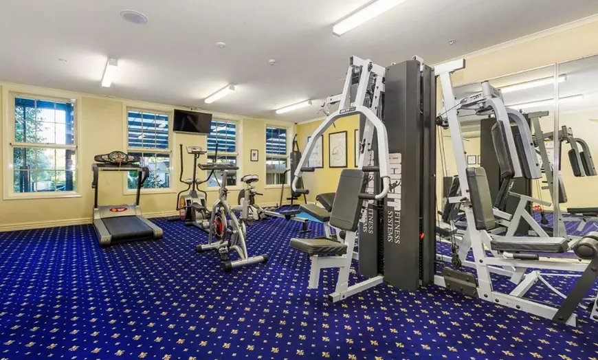 Image 9: Melbourne, Forest Hill: Queen Room with Breakfast at Canterbury Hotel