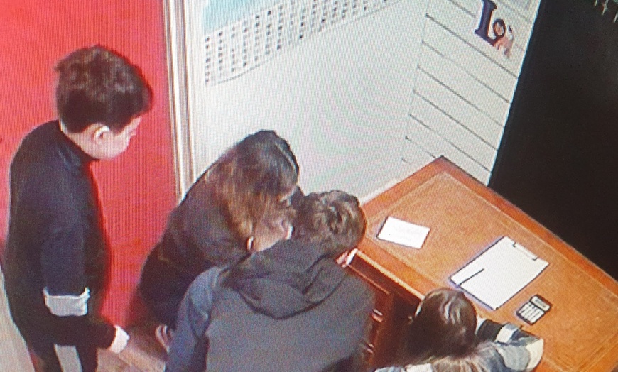 Image 2: Enjoy w/ Escape by The Bell for Up to 6 People on Weekdays or Weekends