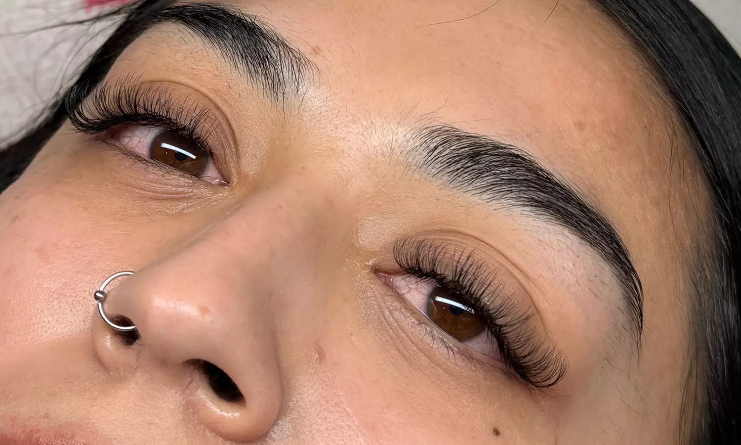 Get a Natural or Hybrid Eyelash Extension/Lash Extension with a Fill