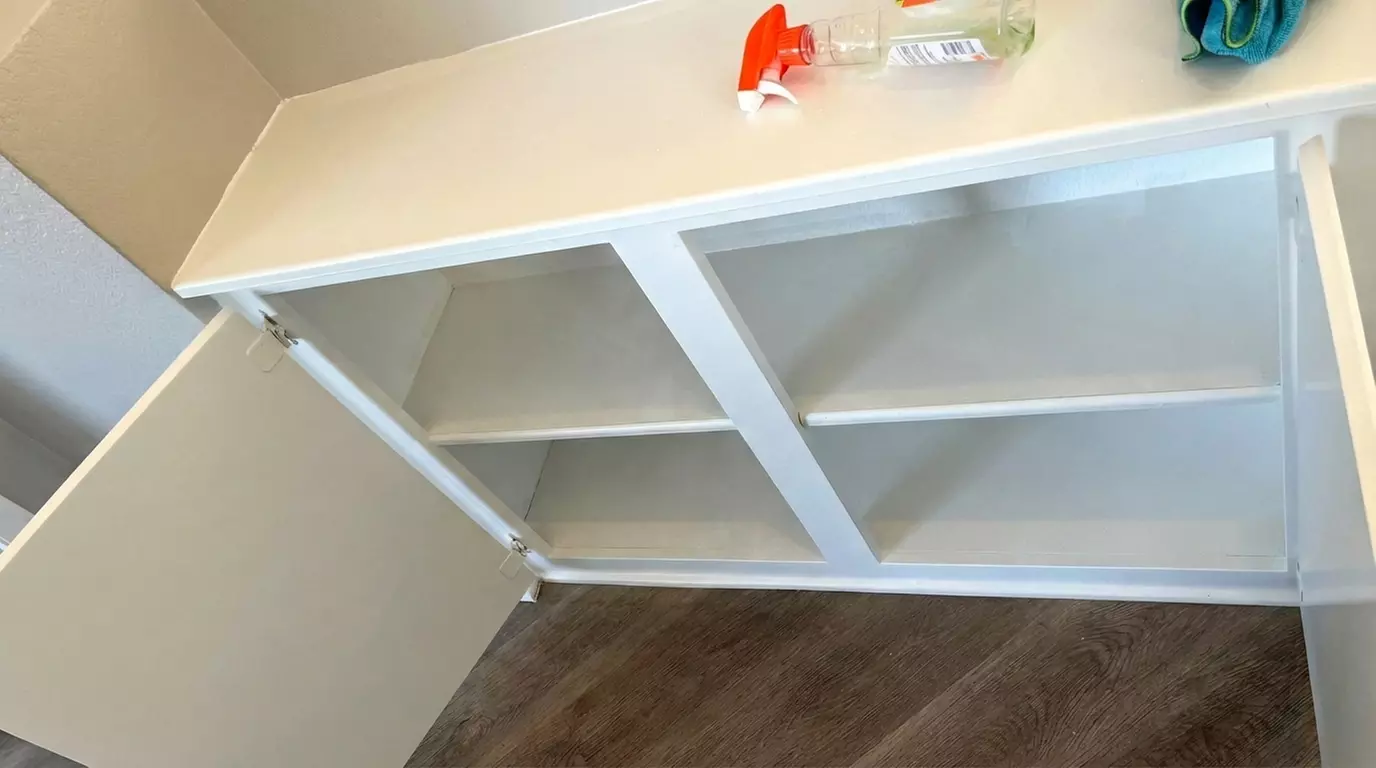 Move-In/Out Cleaning: Sweeping, Mopping, Dusting Bathrooms & Surfaces