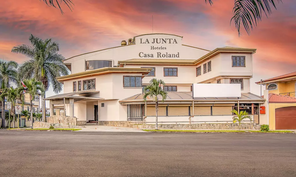 ✈ 5-Night Luxe Costa Rica Beach & City Trip with Air & Car