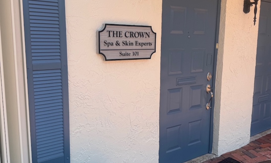 Image 7: Get a 1, 2 or 3 Scalp Treatment + Oxygen Facial  & Red Light Therapy