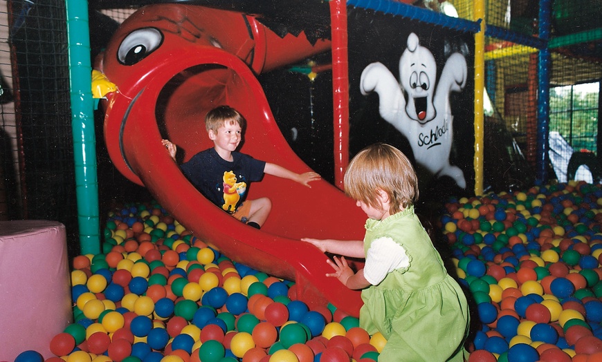 Image 7: 2-Gänge-"Pferdestall-Menü" für 2 / 4 Personen im Schloss Diedersdorf
