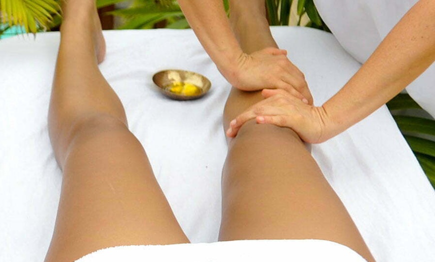 Image 8: 60 Min. Ganzheitliche Ayurveda-Massage nach Wahl für 1 Person