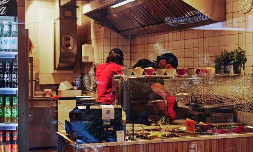 Image 4: 2 Falafel-Wraps To-Go