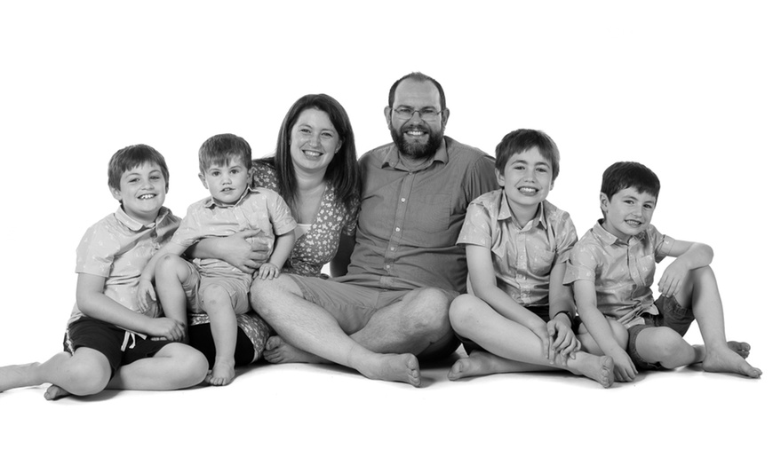 Image 11: Family Photoshoot with Prints
