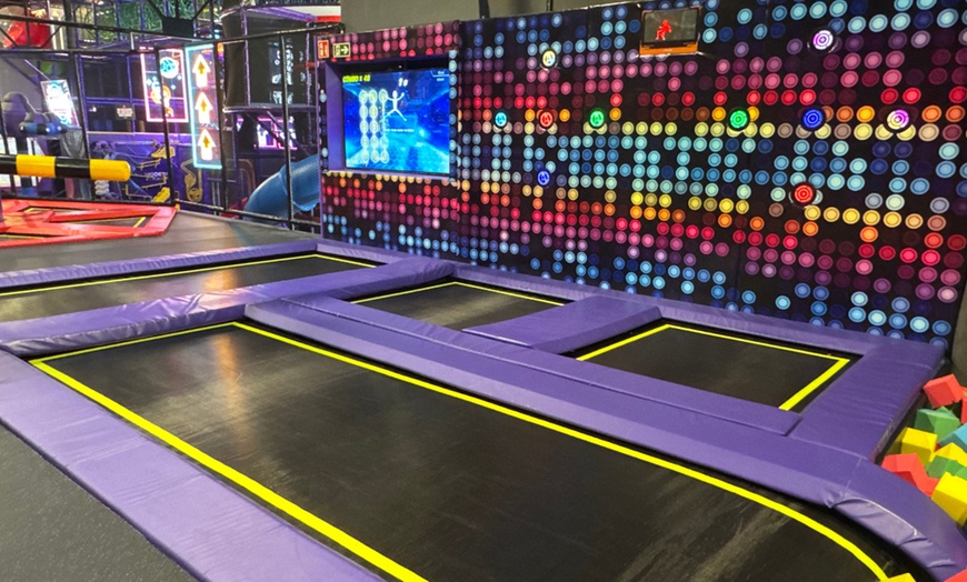 Image 5: Acceso de 1 hora o ilimitado a parque de camas elásticas para 1 o 2  