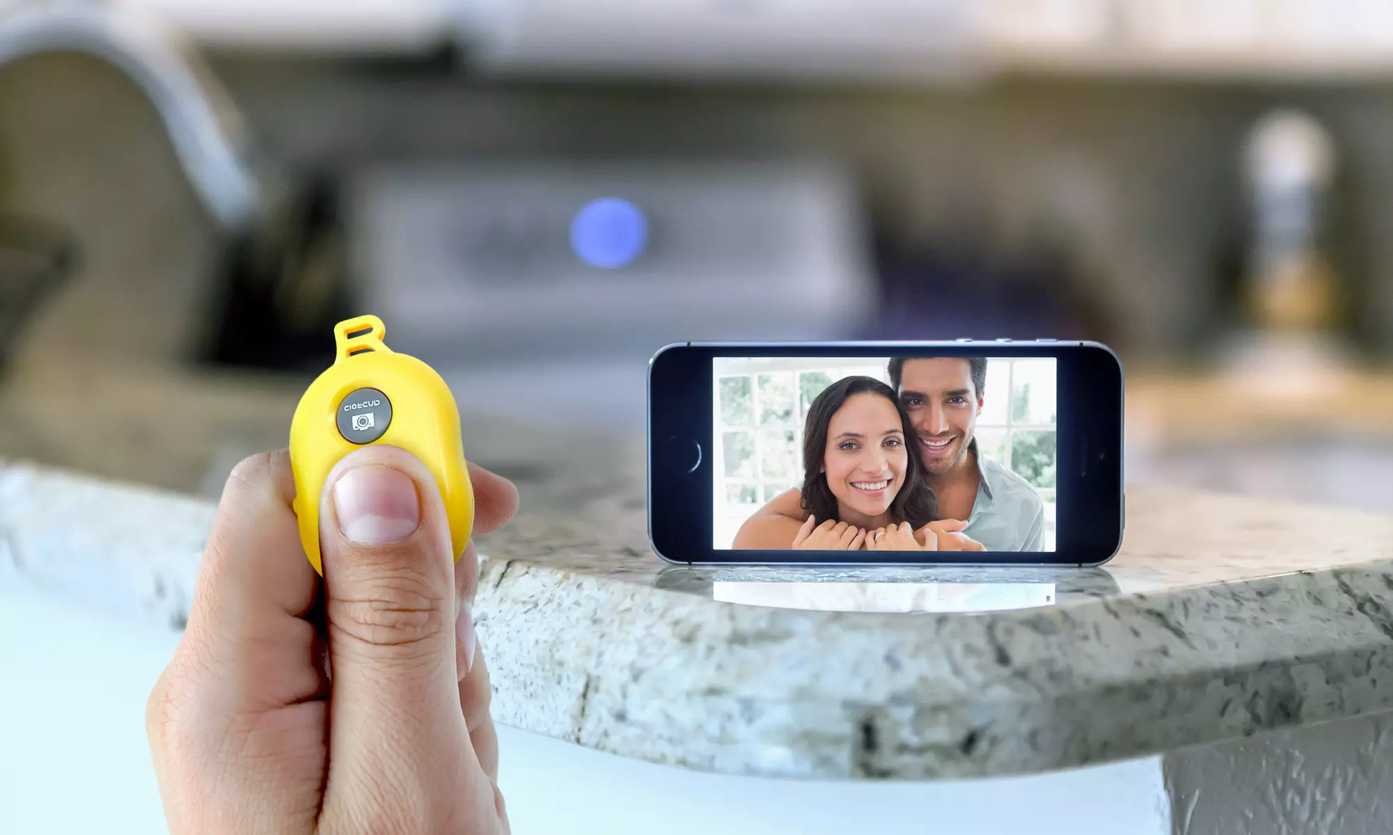 Bluetooth Selfie Button for iOS and Android Devices - Primary Image