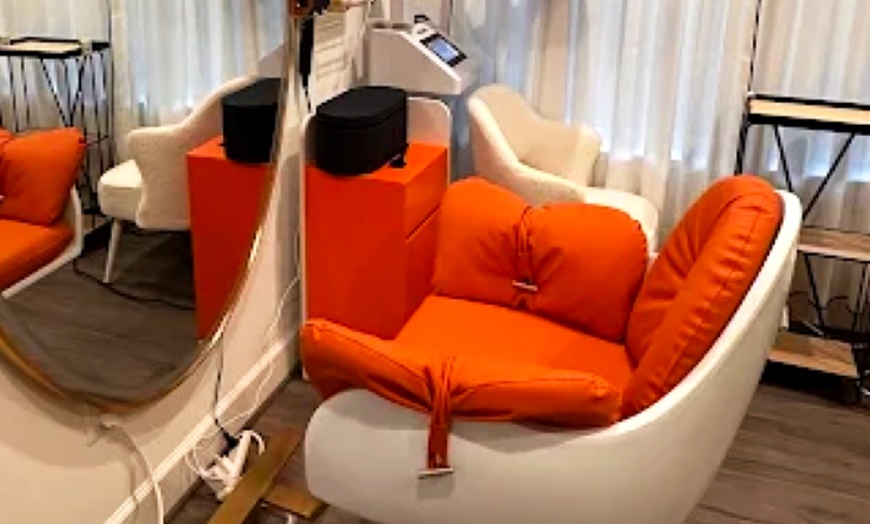 Image 3: Relax: One 60-,90-, or 120-Minute Head Therapy Treatment Session for 1