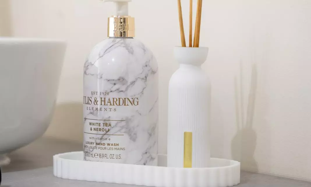 Choice of Single or Three Sessions of Facial Packages