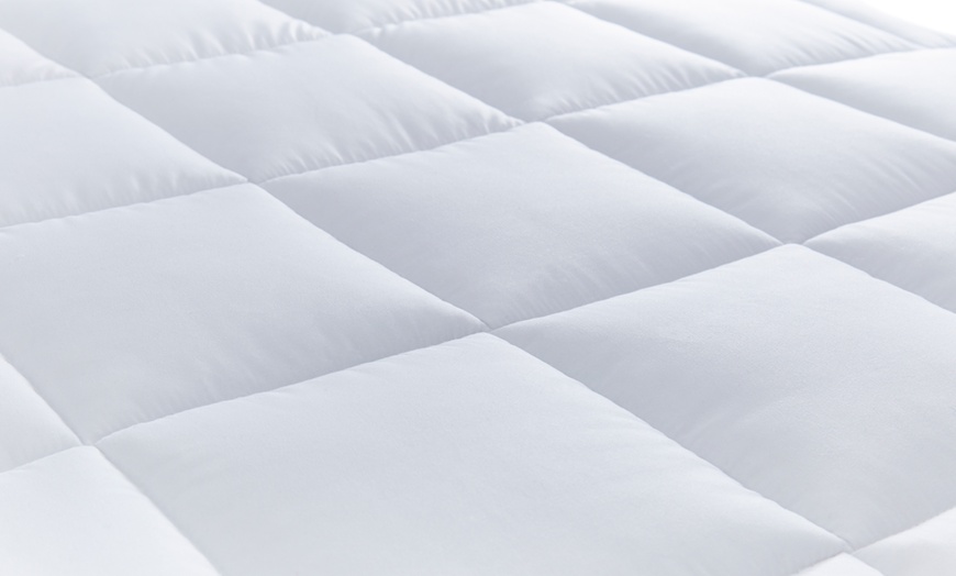 Image 3: Silentnight Mattress Topper