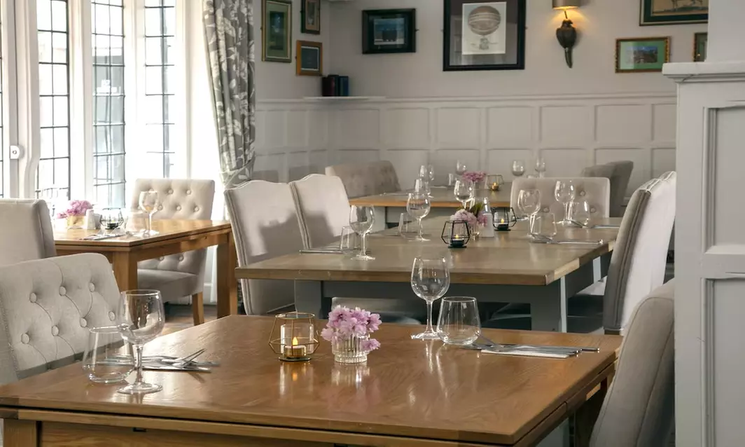 Hurley: Classic Double with Breakfast