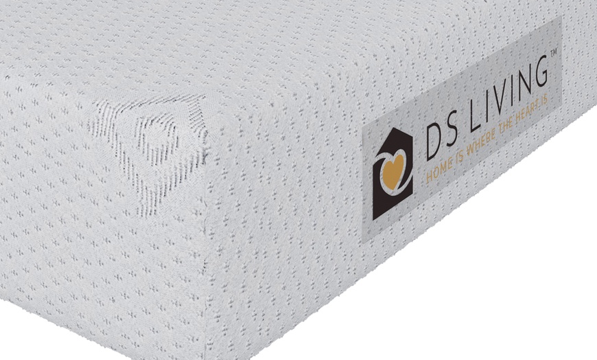 Image 7: DS Living PureDream Memory Foam Mattress in Multiple Depths and Sizes 