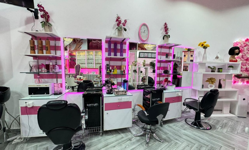 Image 5: Refresh Your Look: Hair and Nails Make-Over Packages
