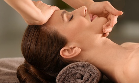 Masaż klasyczny twarzy z rollerem lub kobido z tejpingiem i więcej Masaż klasyczny twarzy z rollerem lub kobido z tejpingiem i więcej