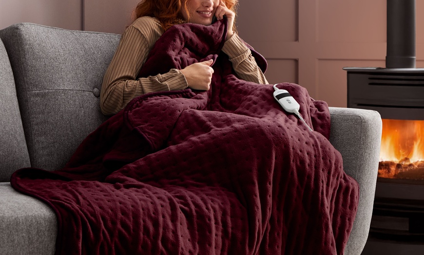 Image 2: Silentnight Luxury Heated Throw, Energy-Efficient Fleece Comfort