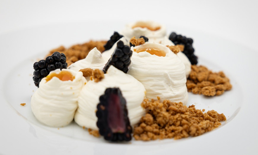 Image 7: Dîner-spectacle "Génération 80" revivez les tubes des années 80