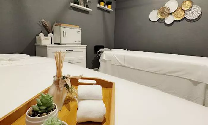 60/90-Min Relaxation Massage w/  or w/o  Aromatherapy or Deep Tissue 