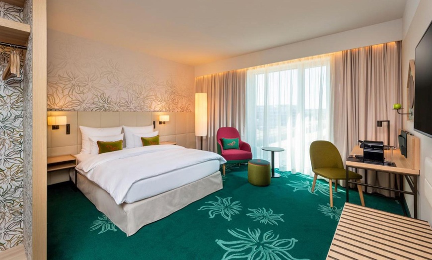 Image 13: Stuttgart: 1 Nacht + Frühstück u. Mercedes-Benz & Porsche Museum