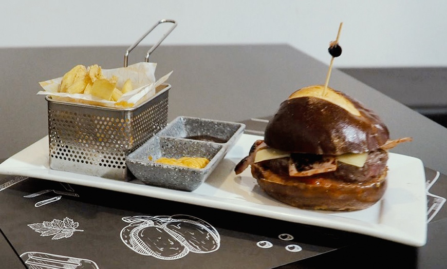 Image 7: Menú completo de burgers, cachopo XXL o carne a elegir para 2 personas
