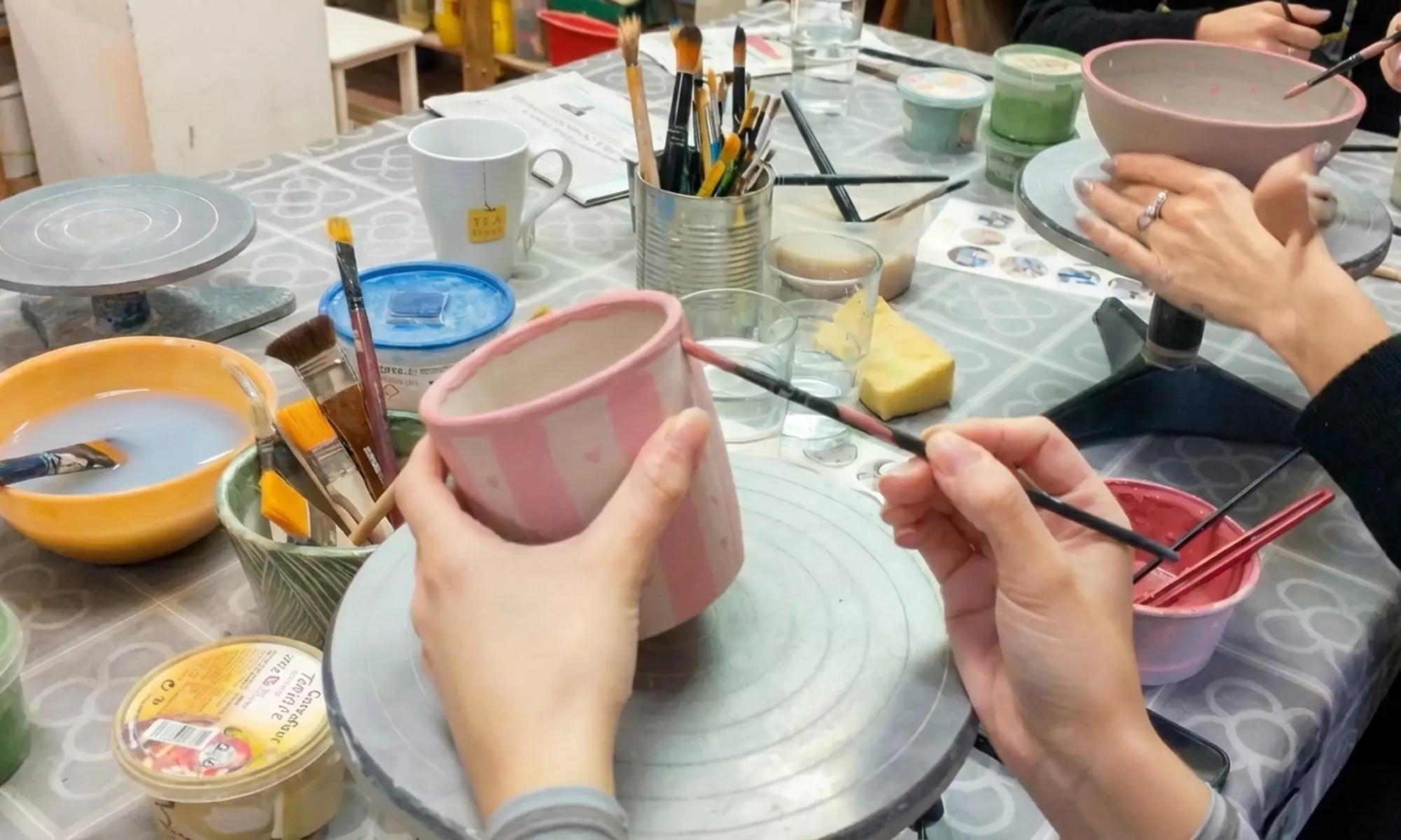 Experiencia creativa de cerámica con modelado manual para 1 o 2