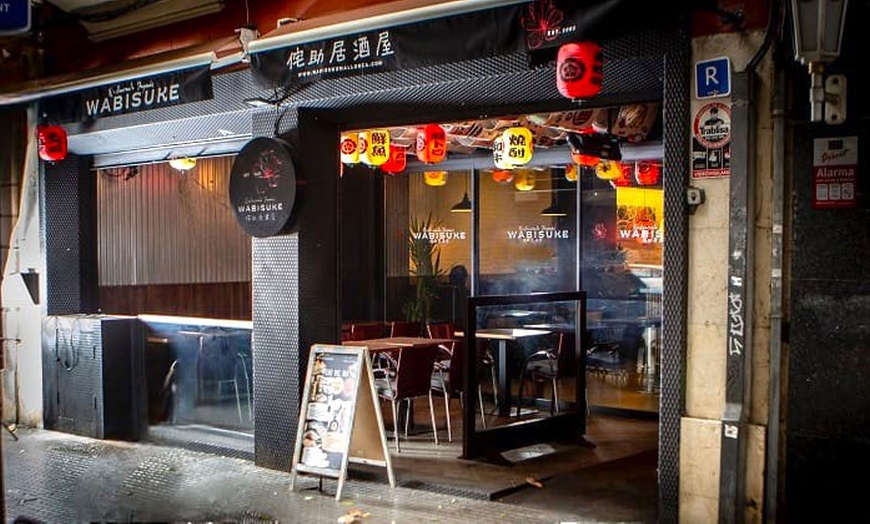 Image 26: Menú japonés para 2 o 4 personas con opciones clásicas o gourmet