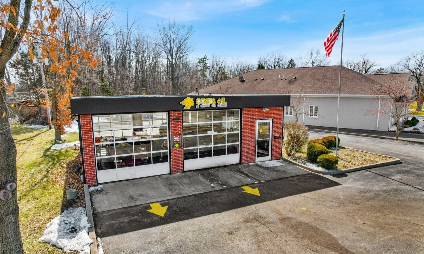 10-Minute Oil Change Options with Free Fluid and Tire Pressure Check